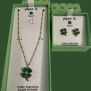 Piper k Set of Necklace & Earrings Green 4 Leaf